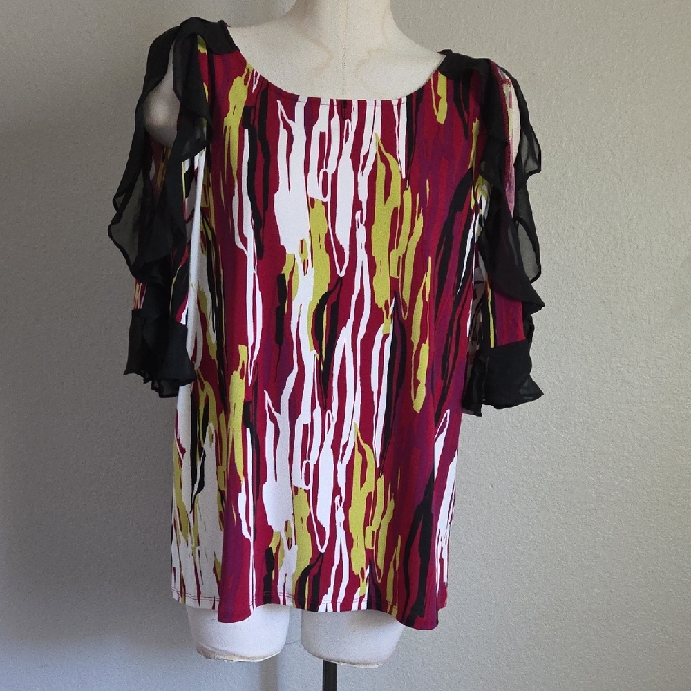 BOLD Elements Cold Shoulder Abstract Blouse